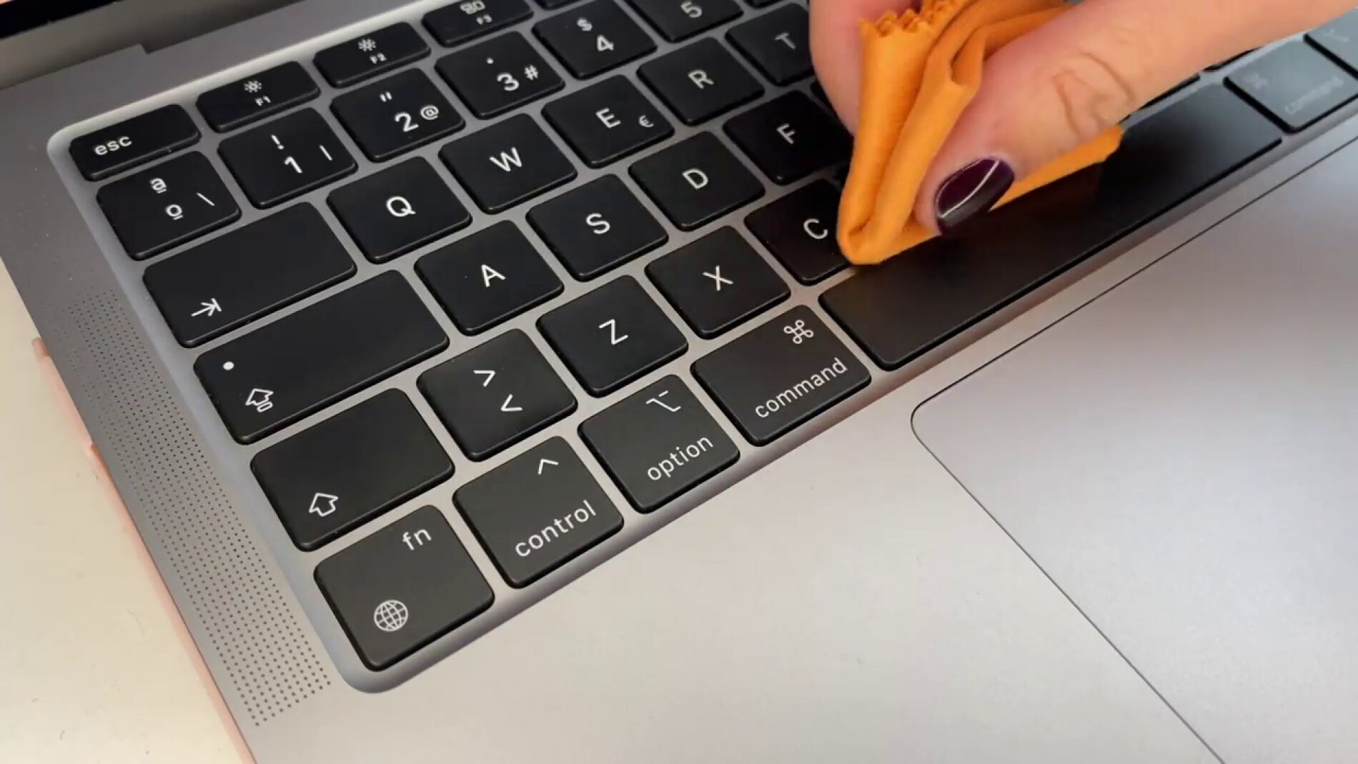 Cómo limpiar el teclado de ordenador